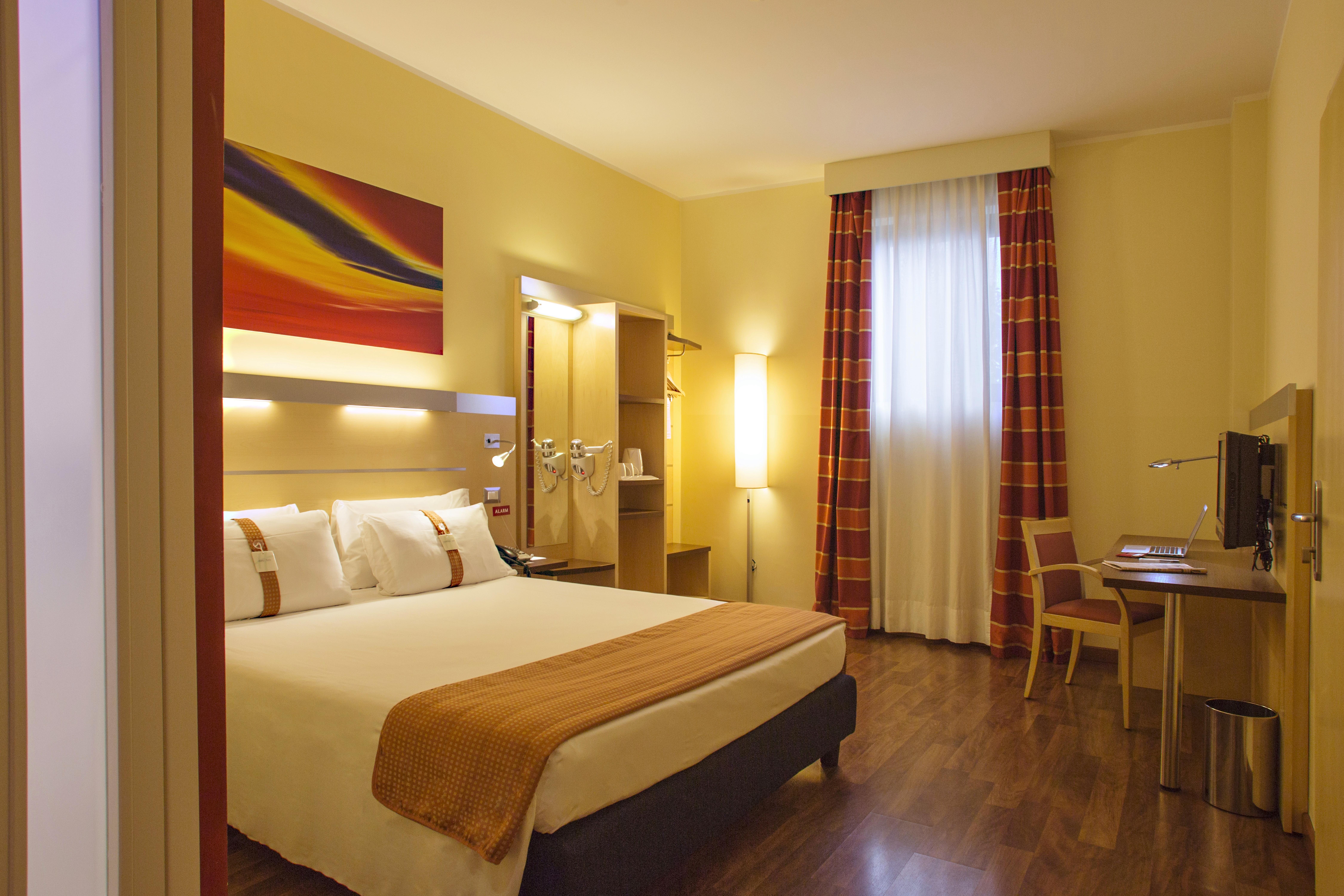 Holiday Inn Express Milan-Malpensa Airport By Ihg Somma Lombardo Kültér fotó
