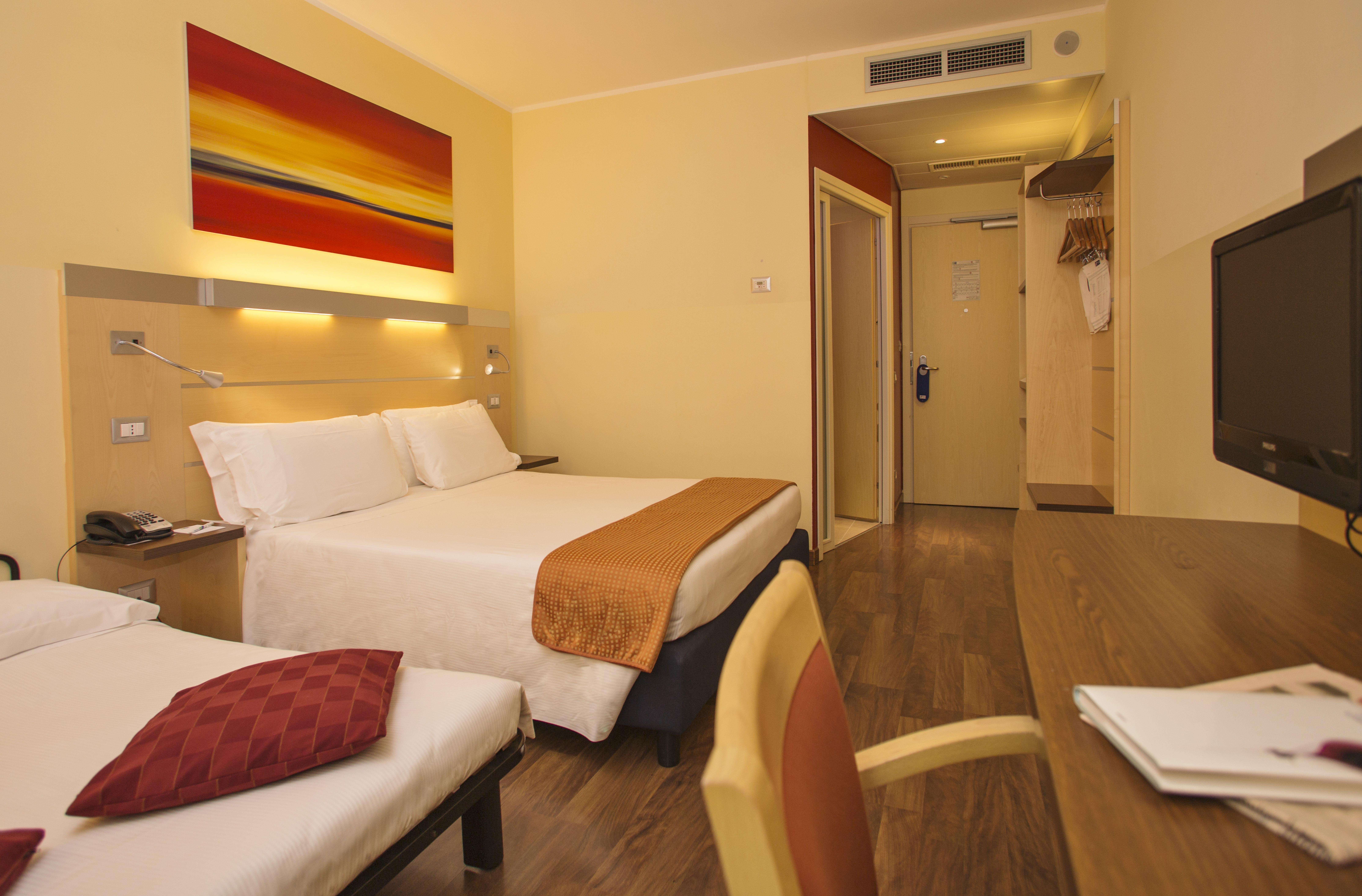 Holiday Inn Express Milan-Malpensa Airport By Ihg Somma Lombardo Kültér fotó