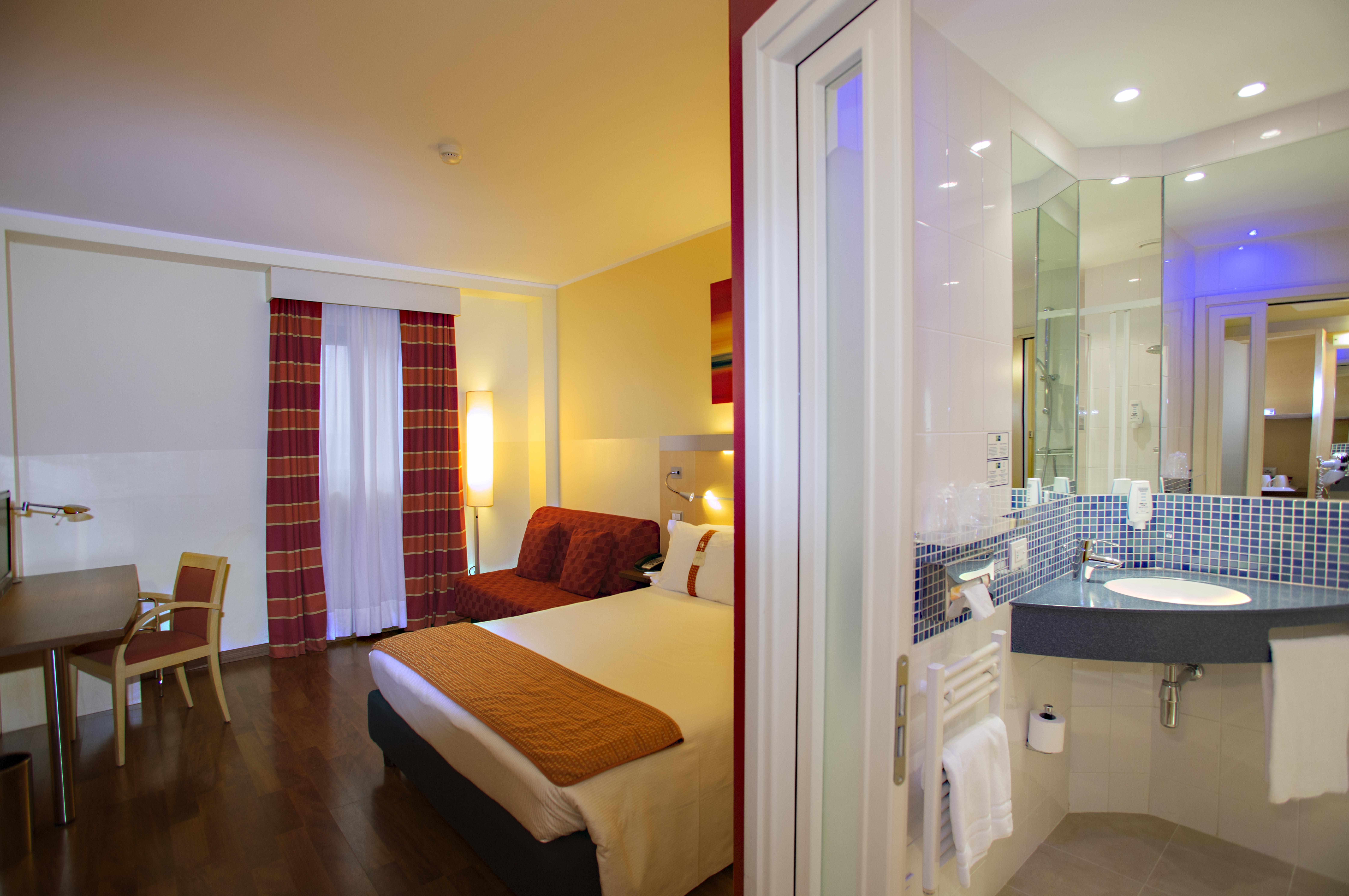 Holiday Inn Express Milan-Malpensa Airport By Ihg Somma Lombardo Kültér fotó