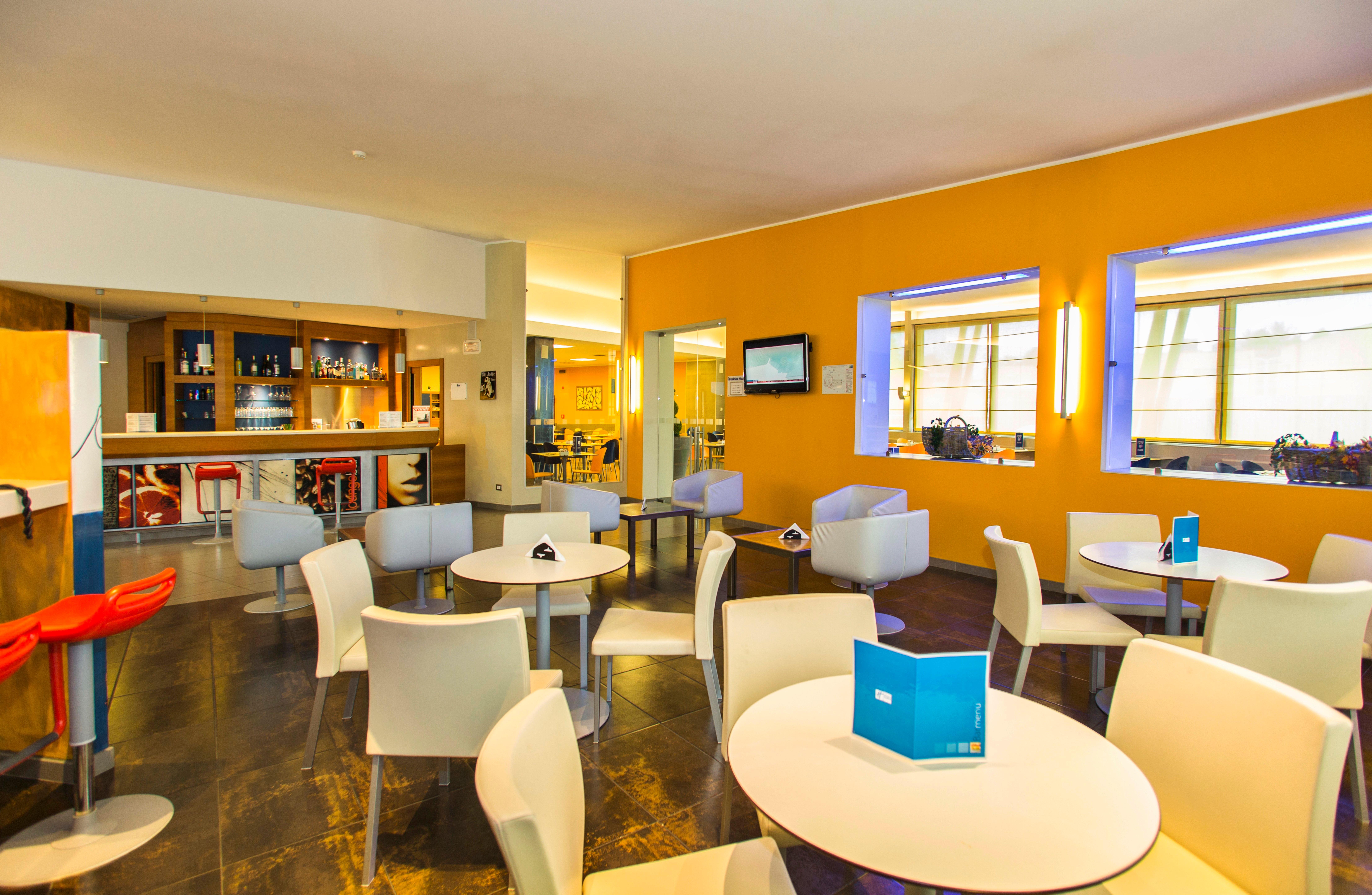 Holiday Inn Express Milan-Malpensa Airport By Ihg Somma Lombardo Kültér fotó