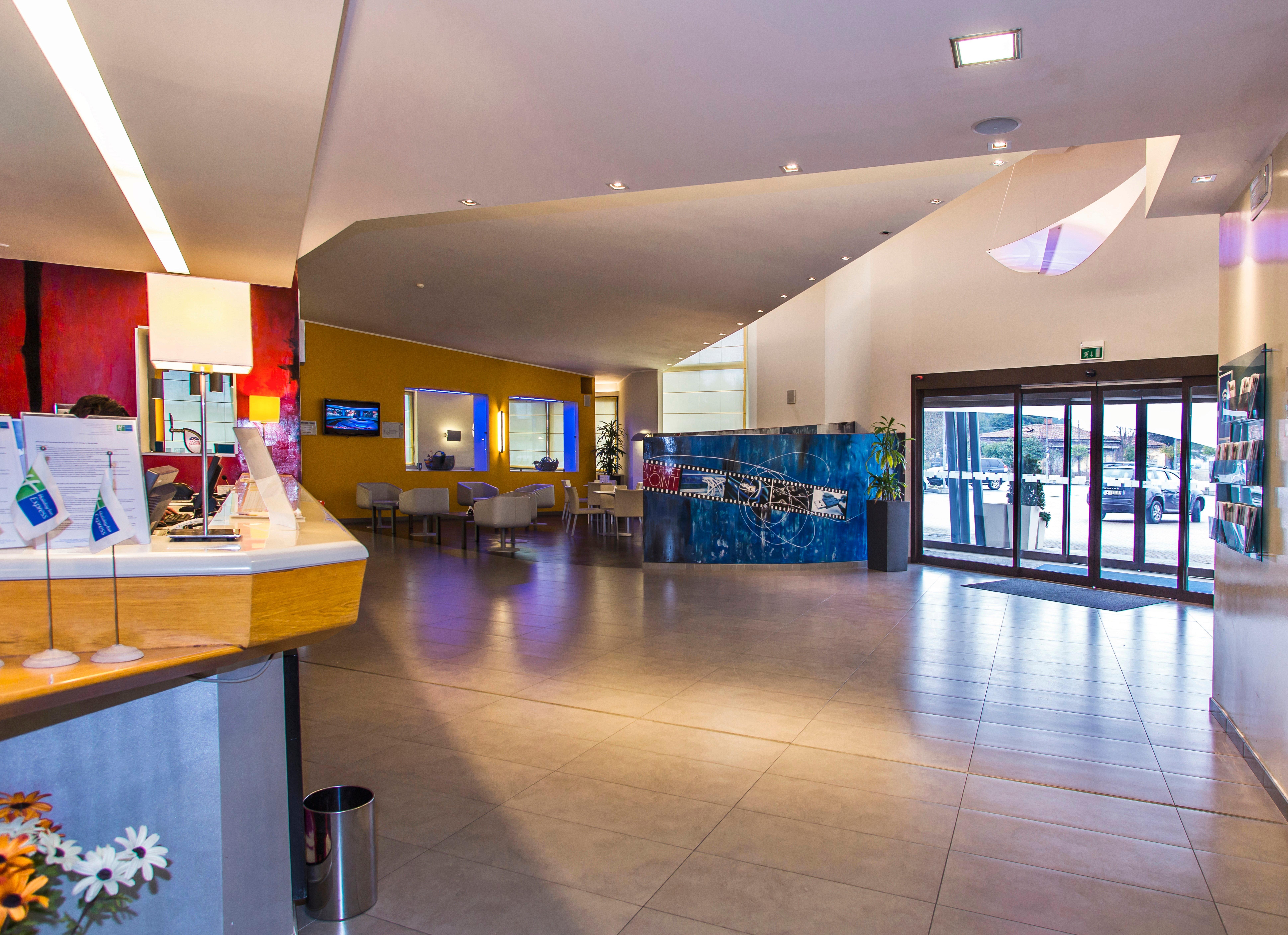 Holiday Inn Express Milan-Malpensa Airport By Ihg Somma Lombardo Kültér fotó