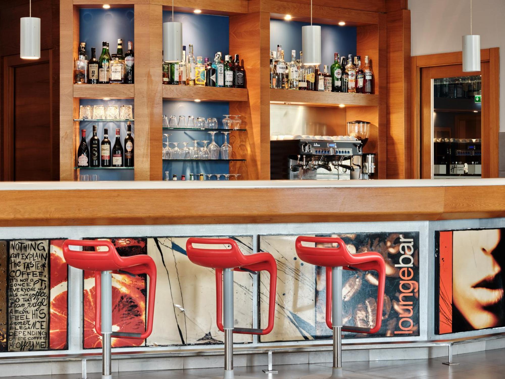 Holiday Inn Express Milan-Malpensa Airport By Ihg Somma Lombardo Kültér fotó