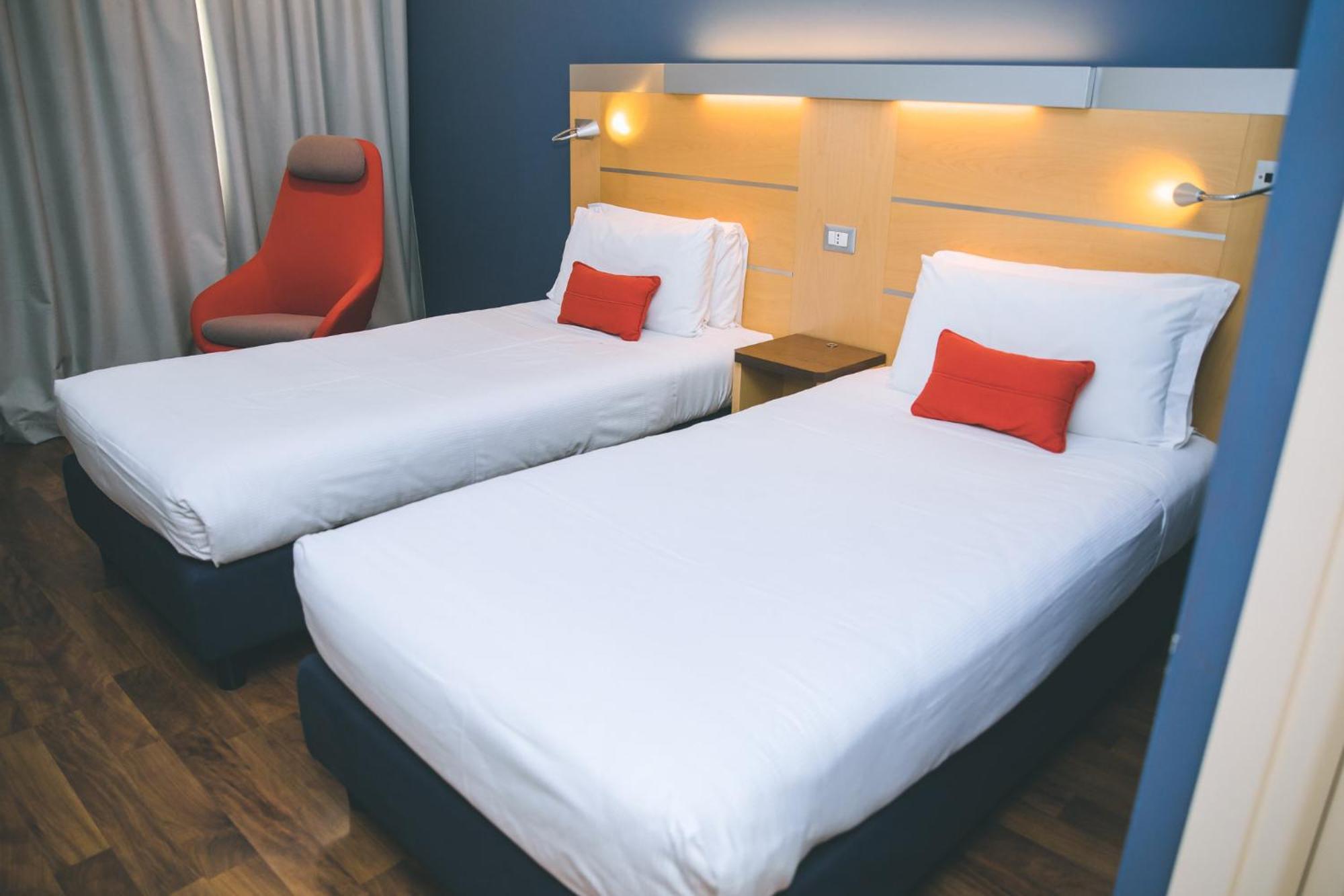 Holiday Inn Express Milan-Malpensa Airport By Ihg Somma Lombardo Kültér fotó
