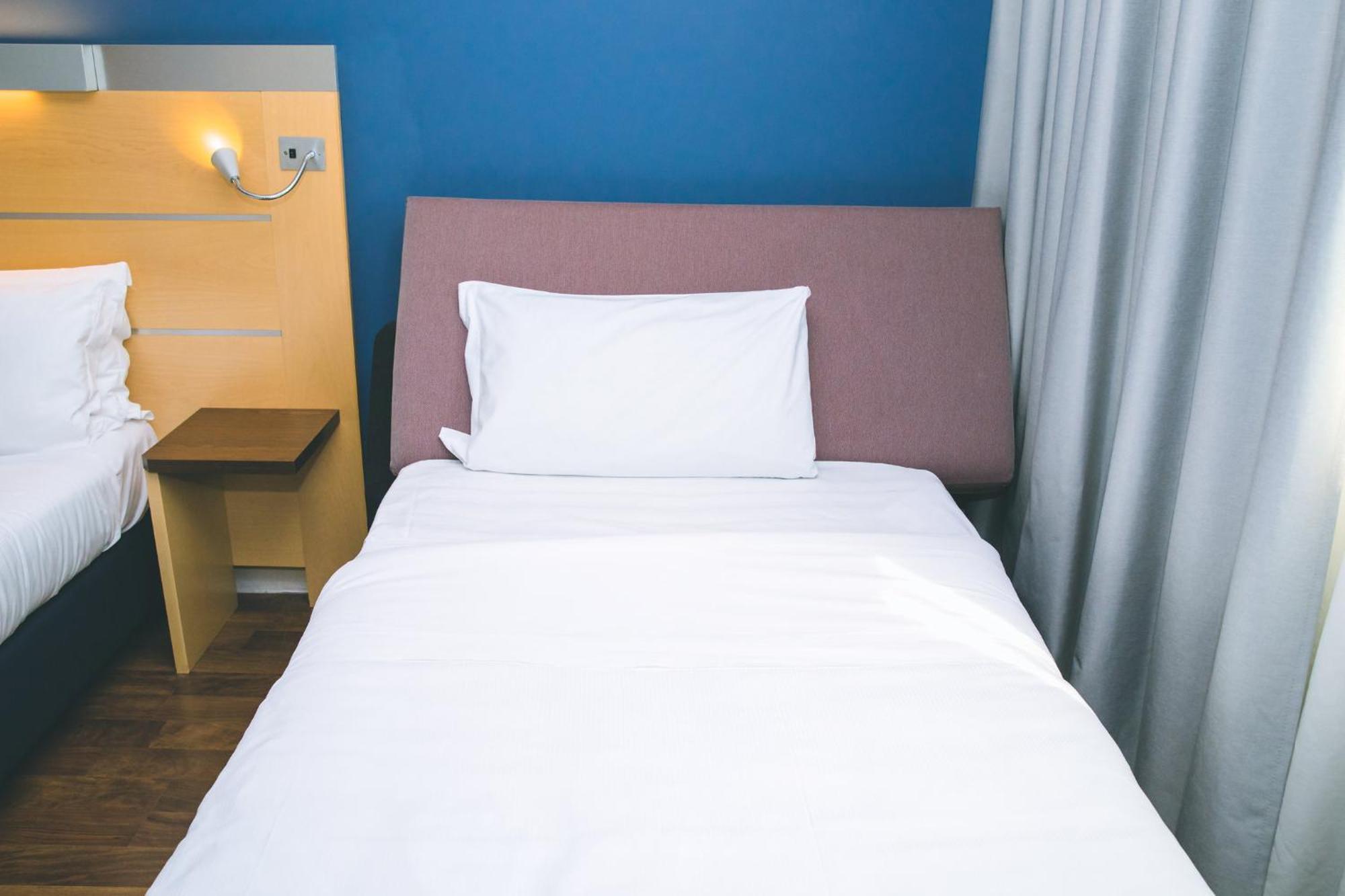 Holiday Inn Express Milan-Malpensa Airport By Ihg Somma Lombardo Kültér fotó