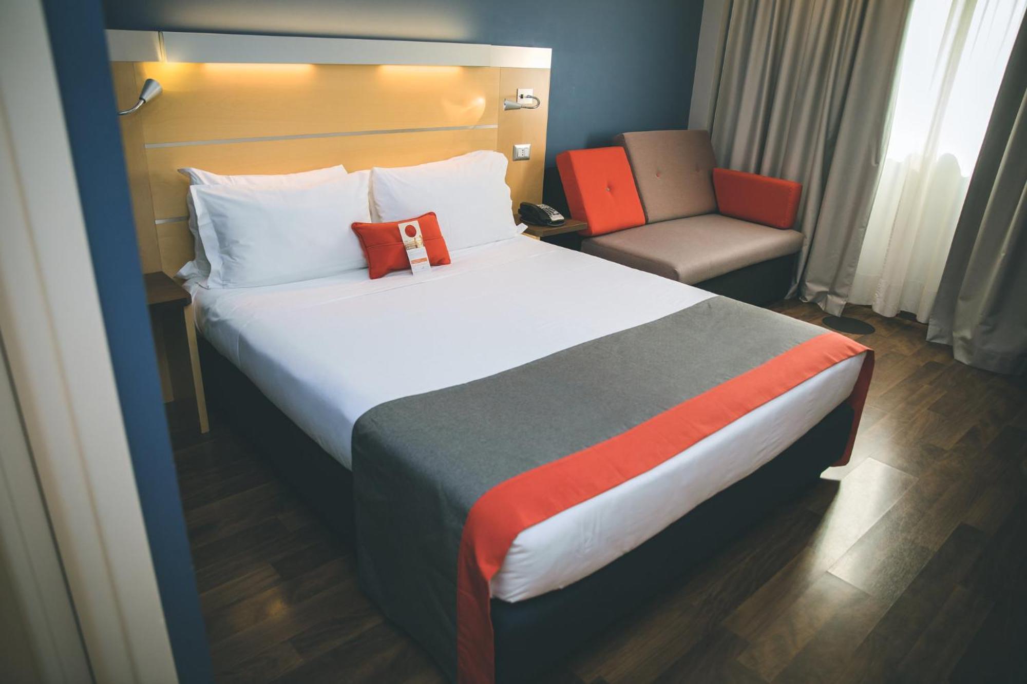 Holiday Inn Express Milan-Malpensa Airport By Ihg Somma Lombardo Kültér fotó
