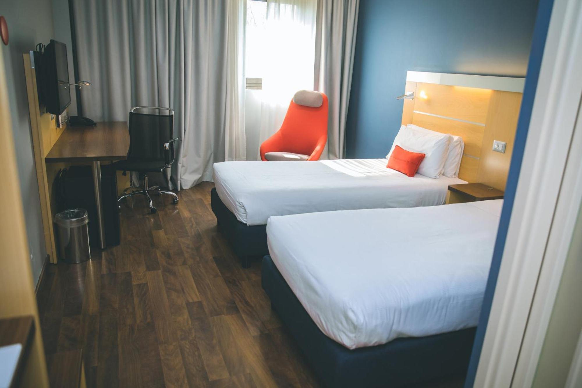 Holiday Inn Express Milan-Malpensa Airport By Ihg Somma Lombardo Kültér fotó
